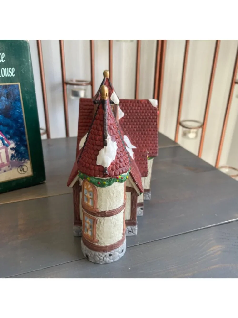 Vintage 1993 Dicken’s Keepsake Courtyard Inn O’Well Christmas Village Porcelain